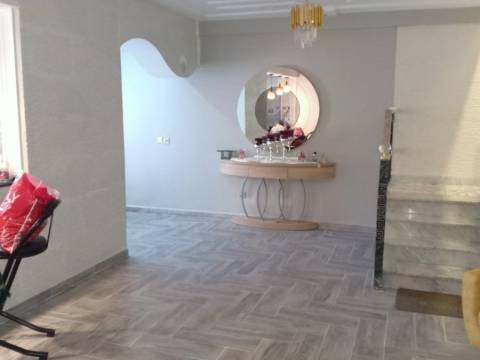 Agence immobilière vend à Ouled Fayet (Résidence Saba) un F4 — 1