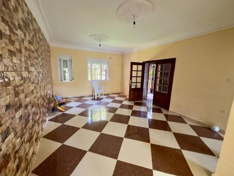 Agence loue à Bouzareah (Bousmaha) coté école de banque une villa en R+1 — 10