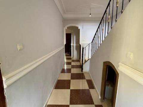 Agence loue à Bouzareah (Bousmaha) coté école de banque une villa en R+1 — 14