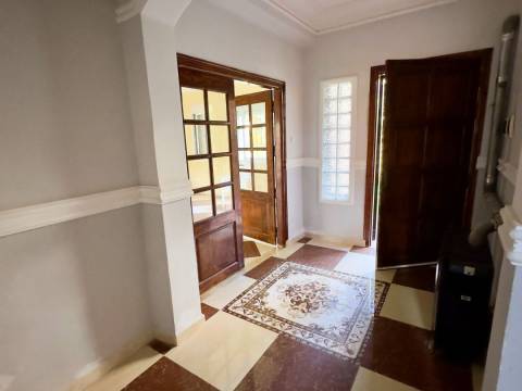 Agence loue à Bouzareah (Bousmaha) coté école de banque une villa en R+1 — 15